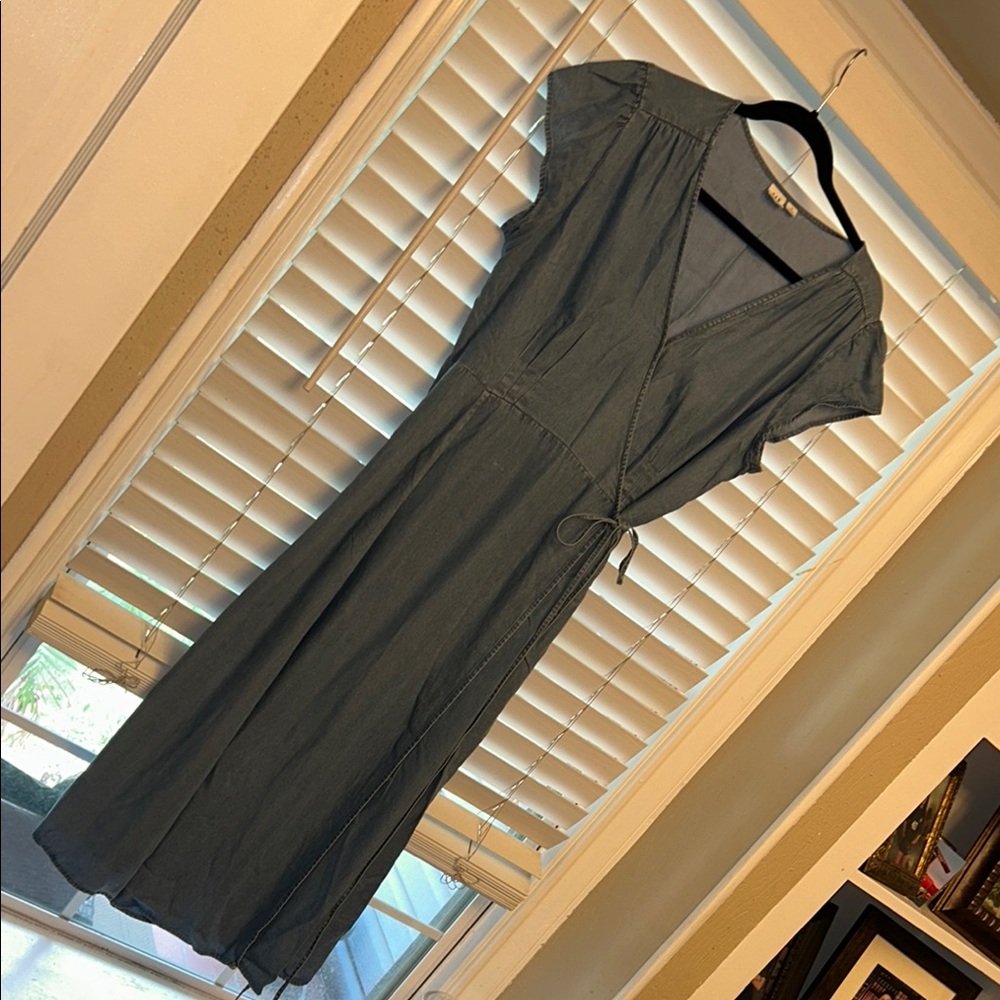 GAP Gray Flutter Sleeve V-Neck Midi Sundress